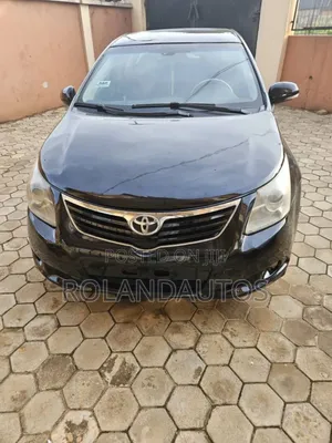 Toyota Avensis 2011 Black