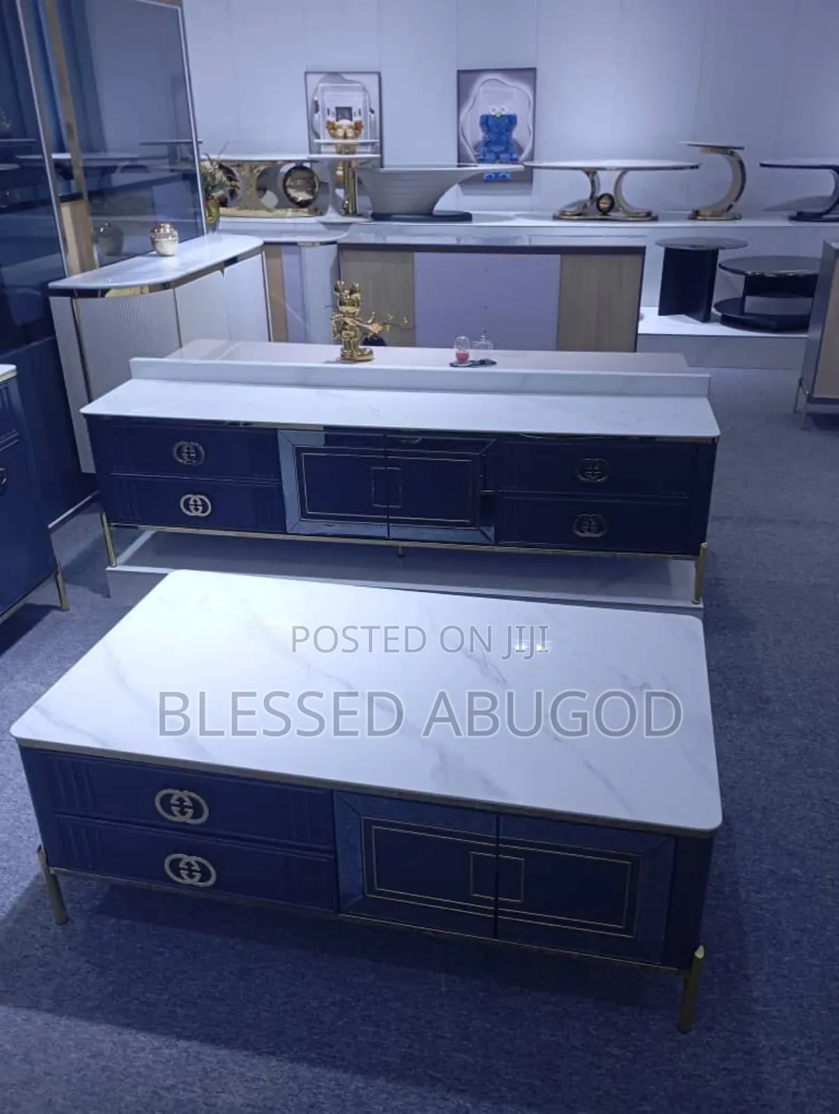 Executive Tv Stand With Center Table