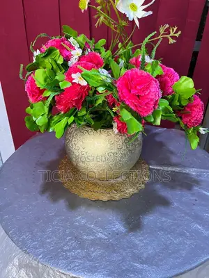 Beautiful Flower Vase With Flowers