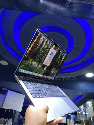 Laptop Apple MacBook Pro 2023 M3 Pro 14-Inch 8GB Apple M3 SSD 1T