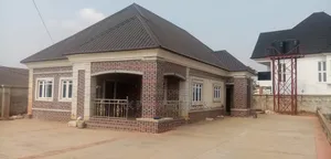 3bdrm Bungalow in Oshimili South for rent