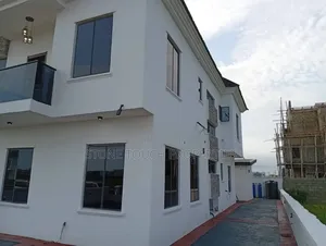 5bdrm Duplex in Chaplin Court Estate, Lekki Phase 2 for sale
