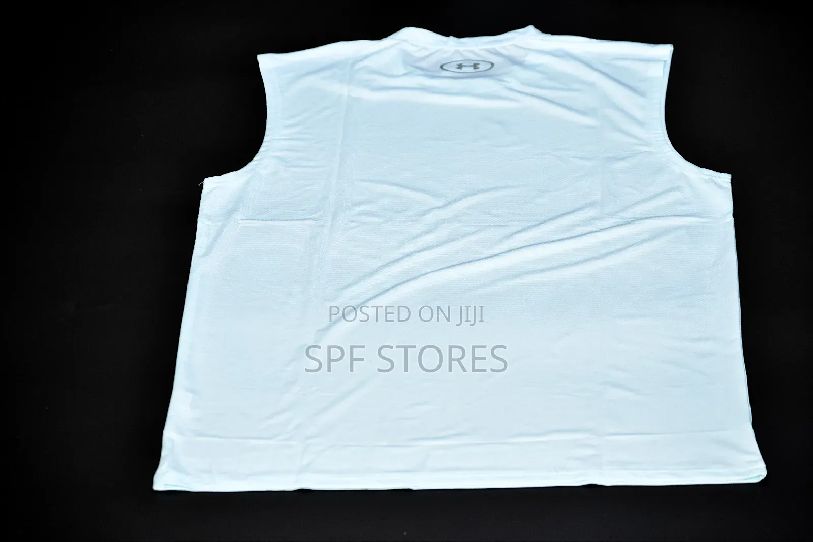 White Sleevelessshirt