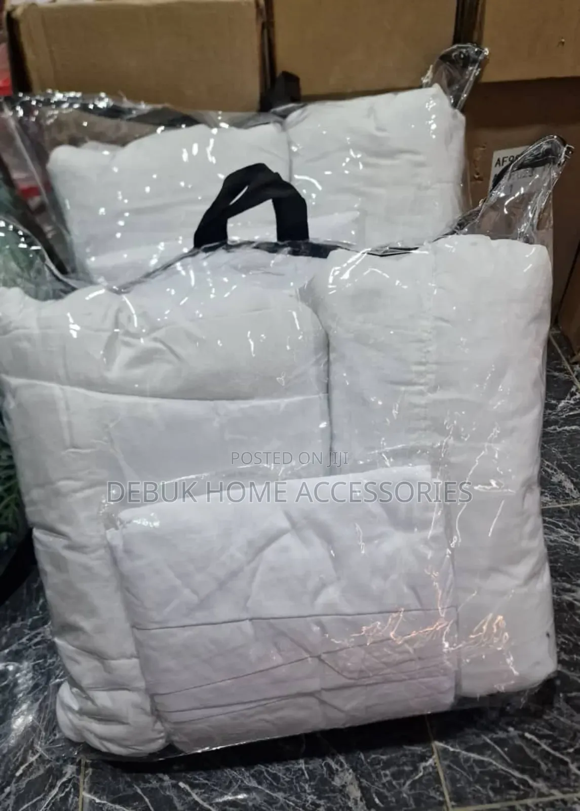 White 6/6 Duvet Set
