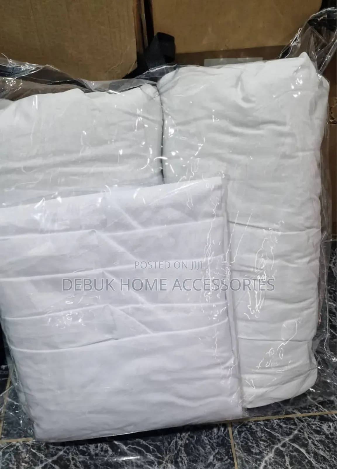 White 6/6 Duvet Set