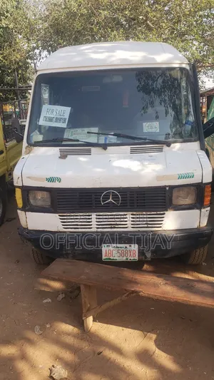 Mercedes-Benz T1/TN 1999 White