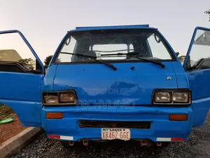 Mitsubishi L400 2004 Blue
