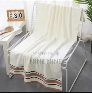 Luxury Offwhite Absorbent Bathing Towel
