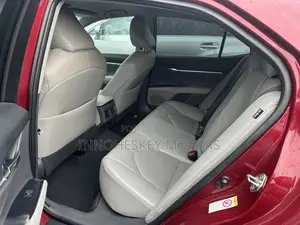Toyota Camry XSE FWD (2.5L 4cyl 8AM) 2018 Red