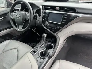 Toyota Camry XSE FWD (2.5L 4cyl 8AM) 2018 Red