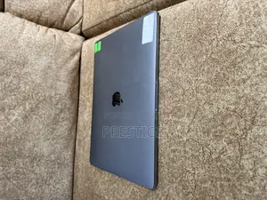 Laptop Apple MacBook Pro 2017 16GB Intel Core I7 SSD 512GB