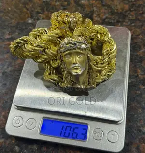 Photo - Twist Heavy With Jesus Piece Authentic Gold