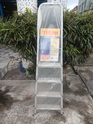 Titan 5-Step Aluminum Platform Ladder