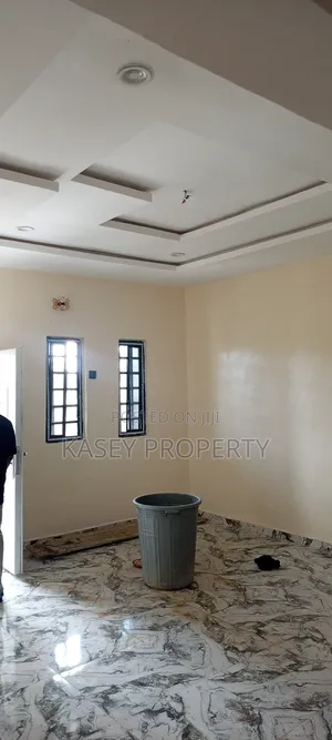 1bdrm Block of Flats in Warri for rent