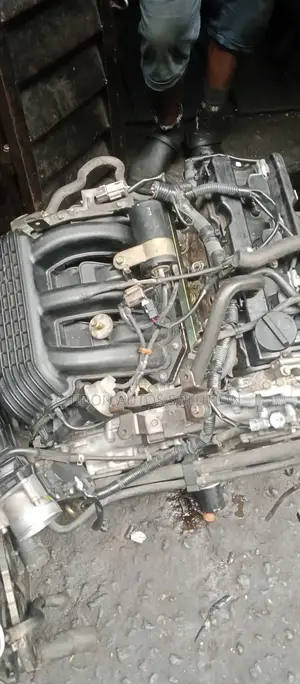 Nissan Pathfinder Engine ( Vq 4.0 )