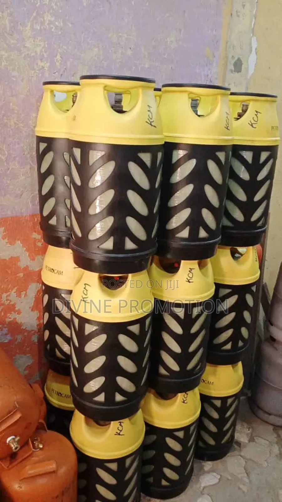 12.5kg Fiber Cylinder, Multiple Color.