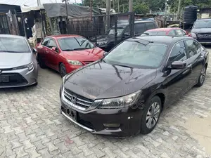 Photo - Honda Accord Sport 4dr Sedan FWD (2.4L 4cyl 2A) 2013 Burgundy