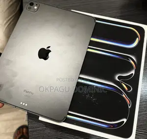 New Apple iPad Pro 13 (2024) 16 GB Black