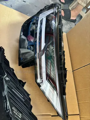 Audi Q8 2020 Headlights