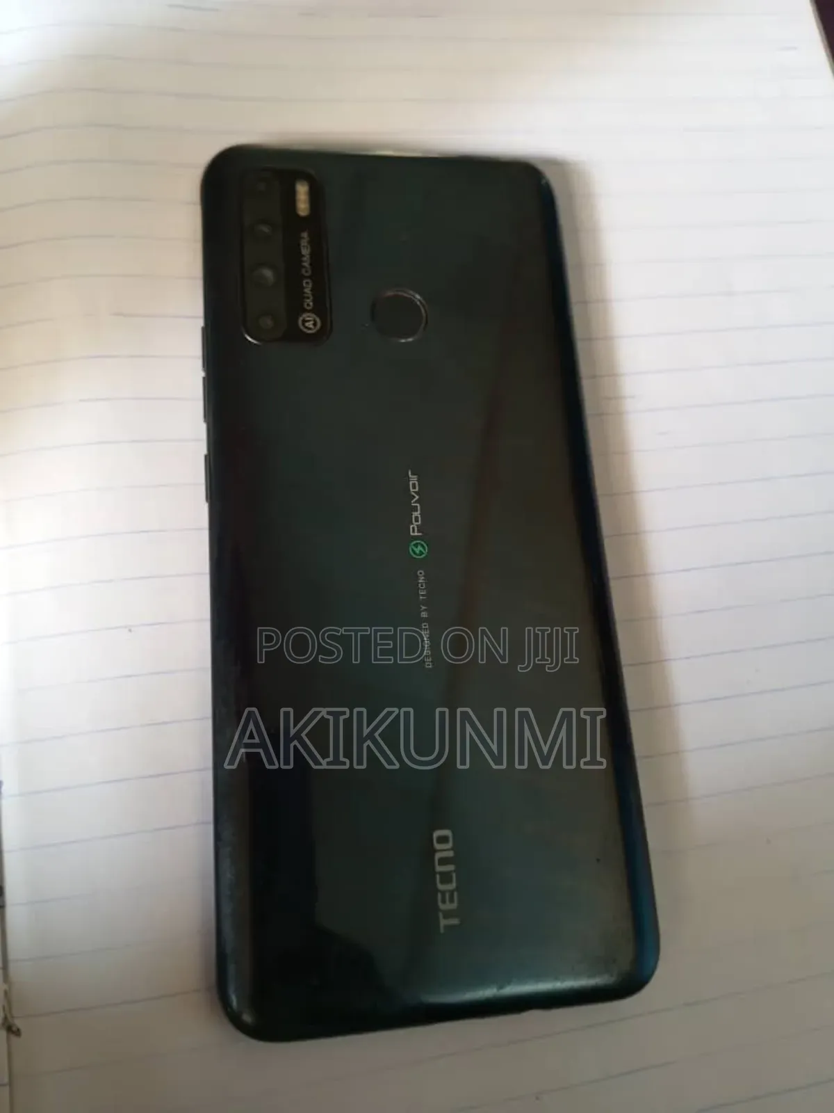 Tecno Pova 4 128 GB Blue