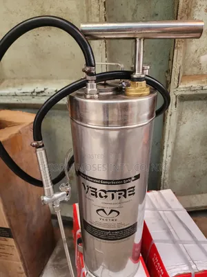 Vectre Hand Operated Compression Sprayer (15litres)