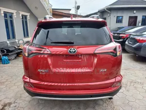 Toyota RAV4 XLE AWD (2.5L 4cyl 6A) 2016 Red