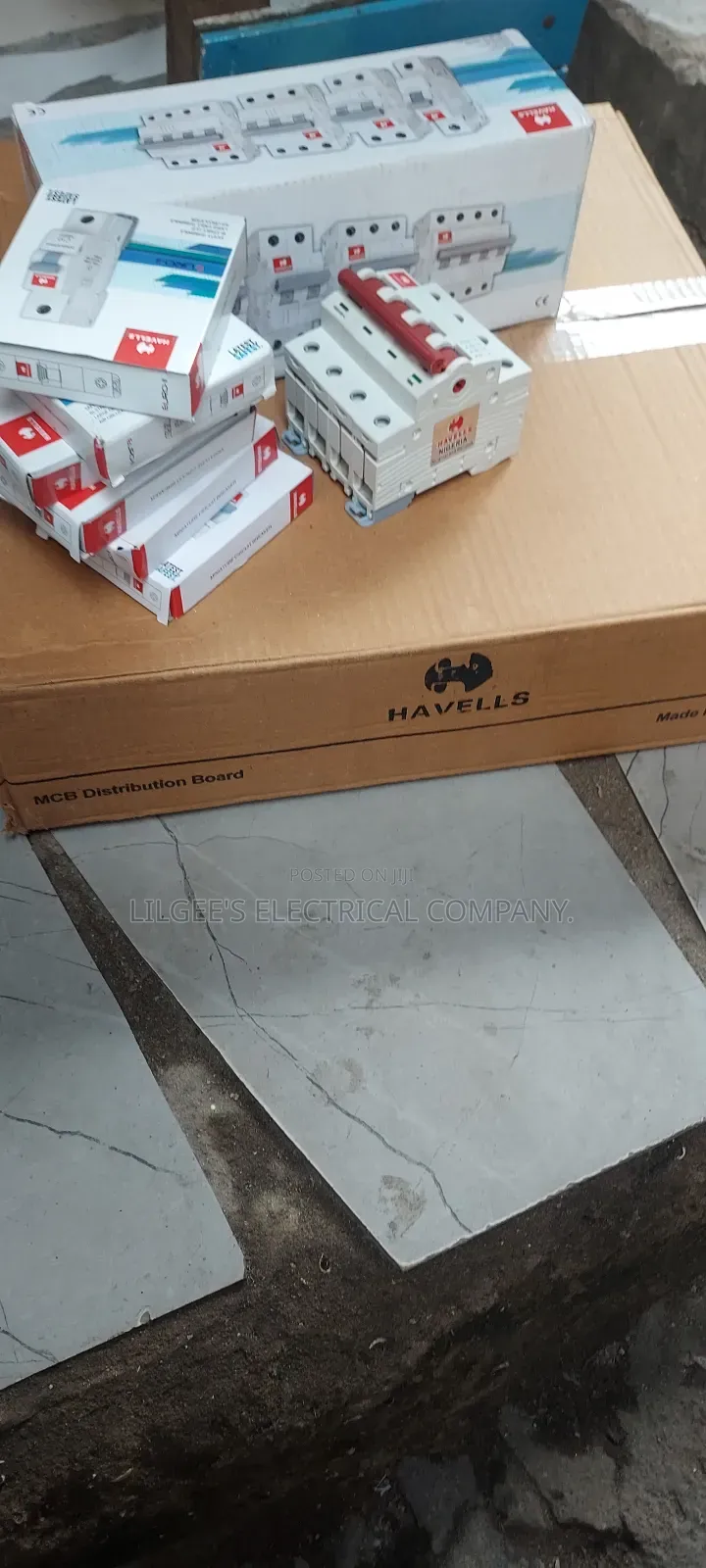 Original D6 3 Phase Avells Distribution Board
