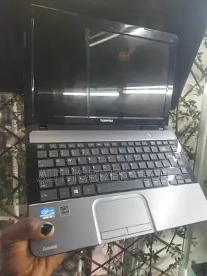 Photo - Laptop Toshiba Satellite L840 8GB Intel Core I3 HDD 320GB