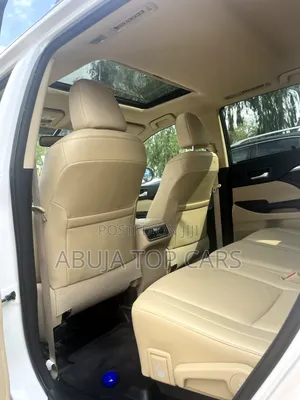 Toyota Highlander XLE 4x4 V6 (3.5L 6cyl 8A) 2018 White