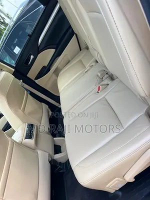 Toyota Highlander XLE 4x2 V6 (3.5L 6cyl 8A) 2018 White