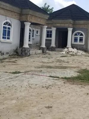 2bdrm Bungalow in Model Estate Chalet for sale