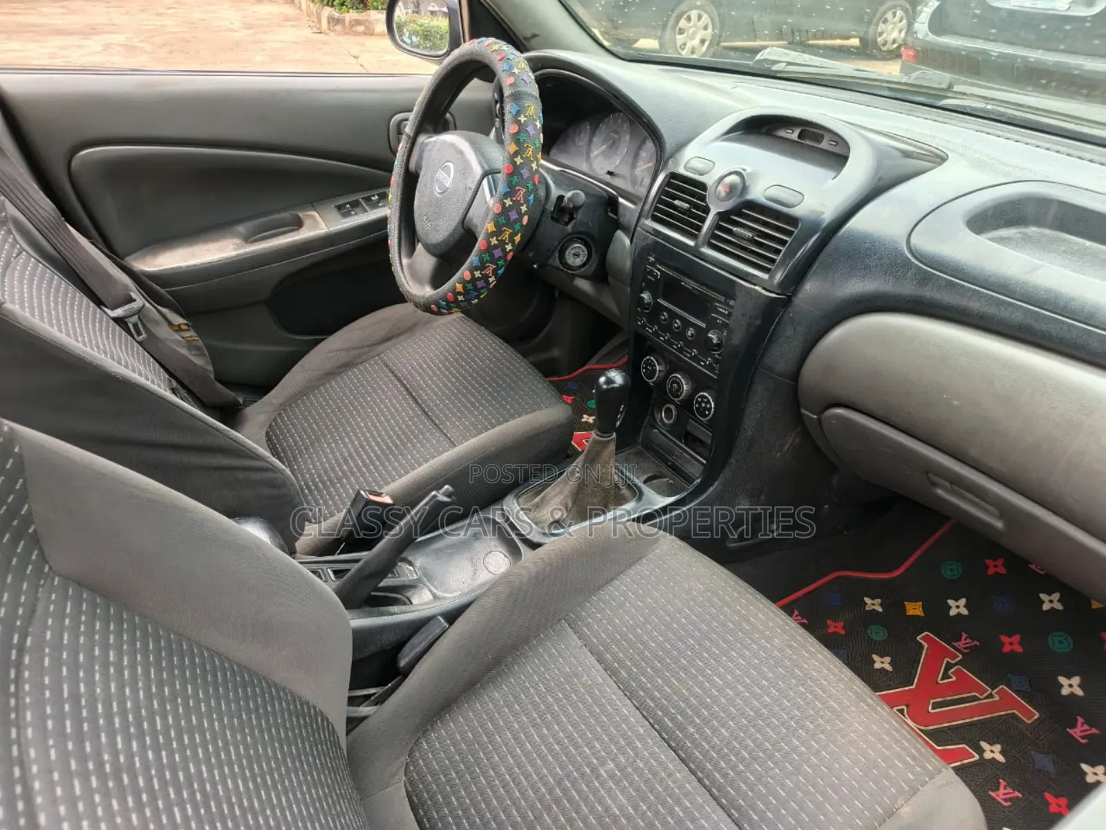 Nissan Sunny 2010 Black