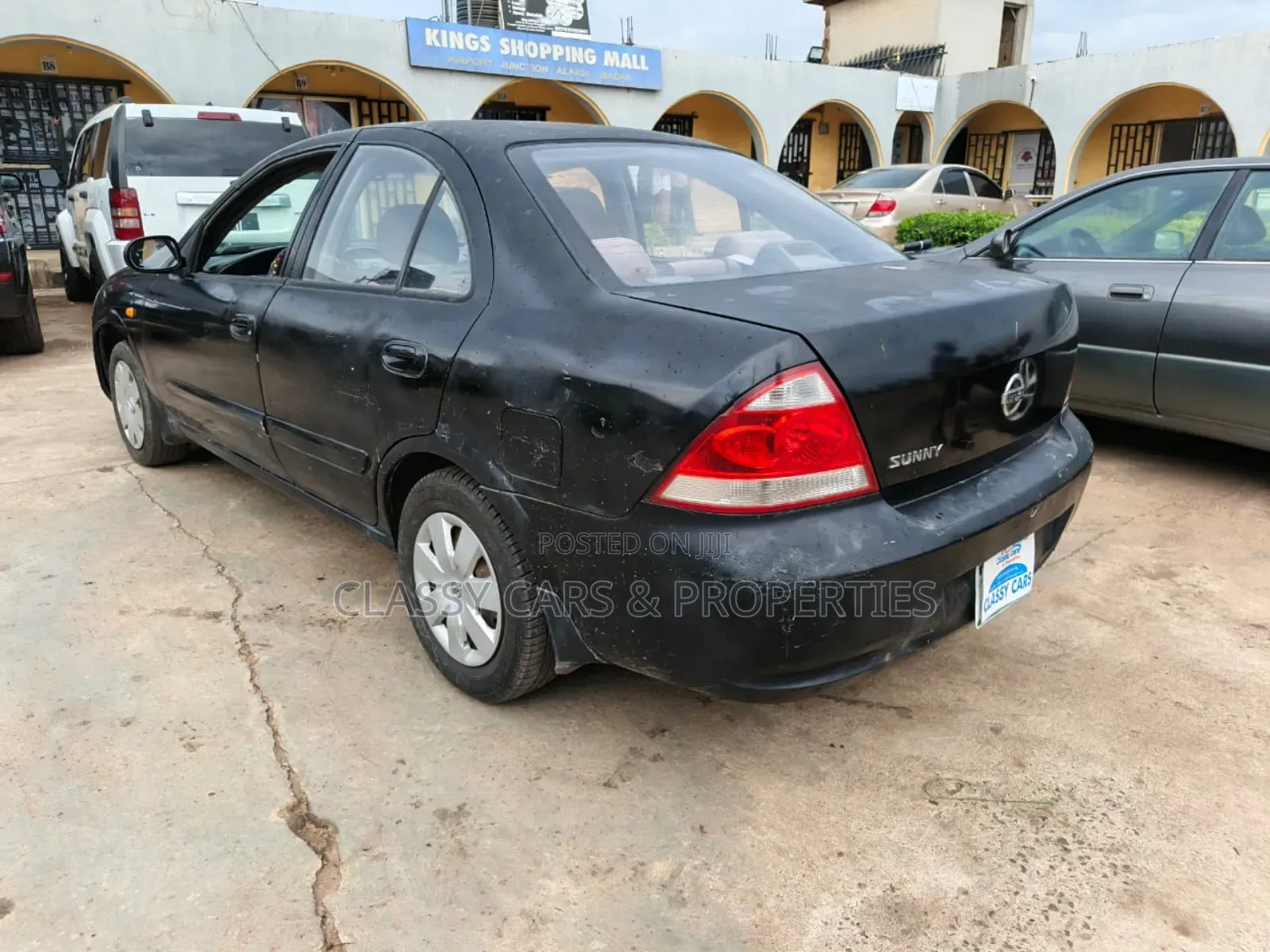 Nissan Sunny 2010 Black