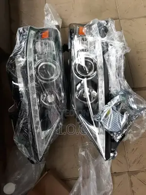 Headlamp and Charger Rx 350 2013 Available