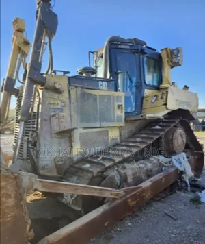 Photo - Cat Bulldozer D8r With Ripper
