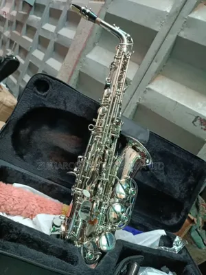 Yamaha Alto Sax. Silver