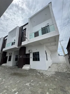 4bdrm Townhouse/Terrace in Sangotedo for sale