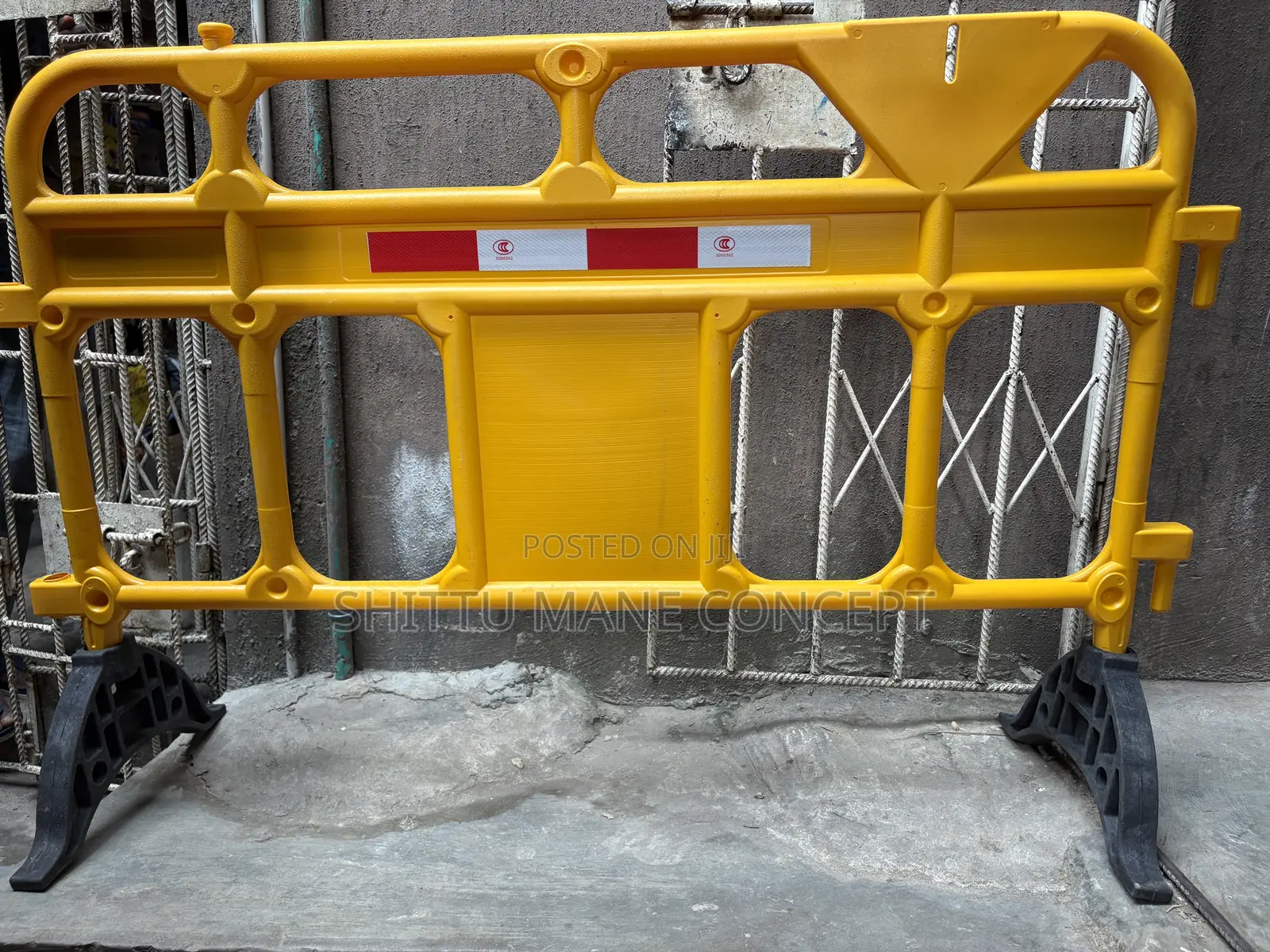 Plastic Barricade Bridge Feet