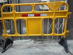 Plastic Barricade Bridge Feet