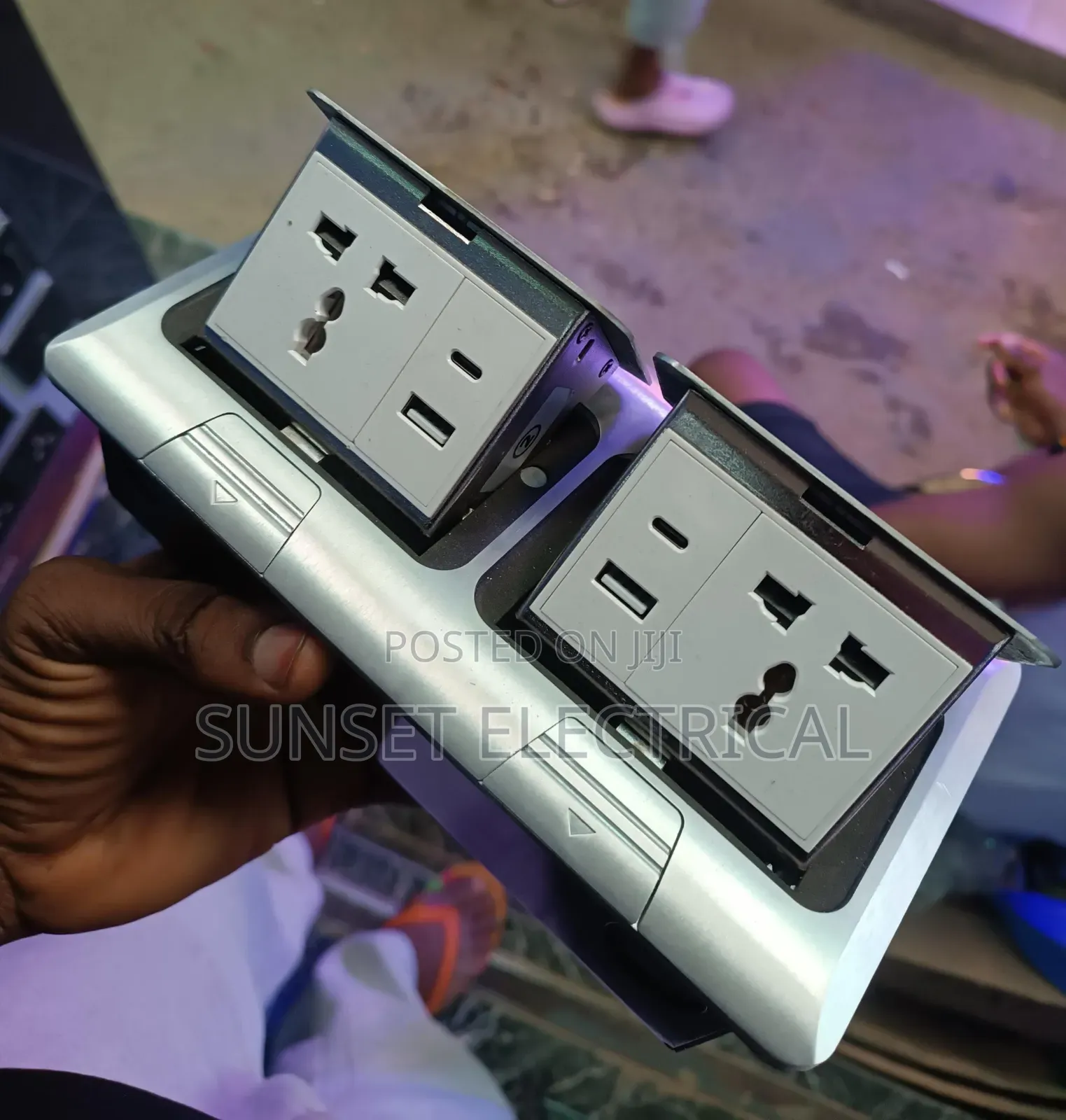 2 Socket With 2 Usb Port+2 Type C Mouth Floor Socket