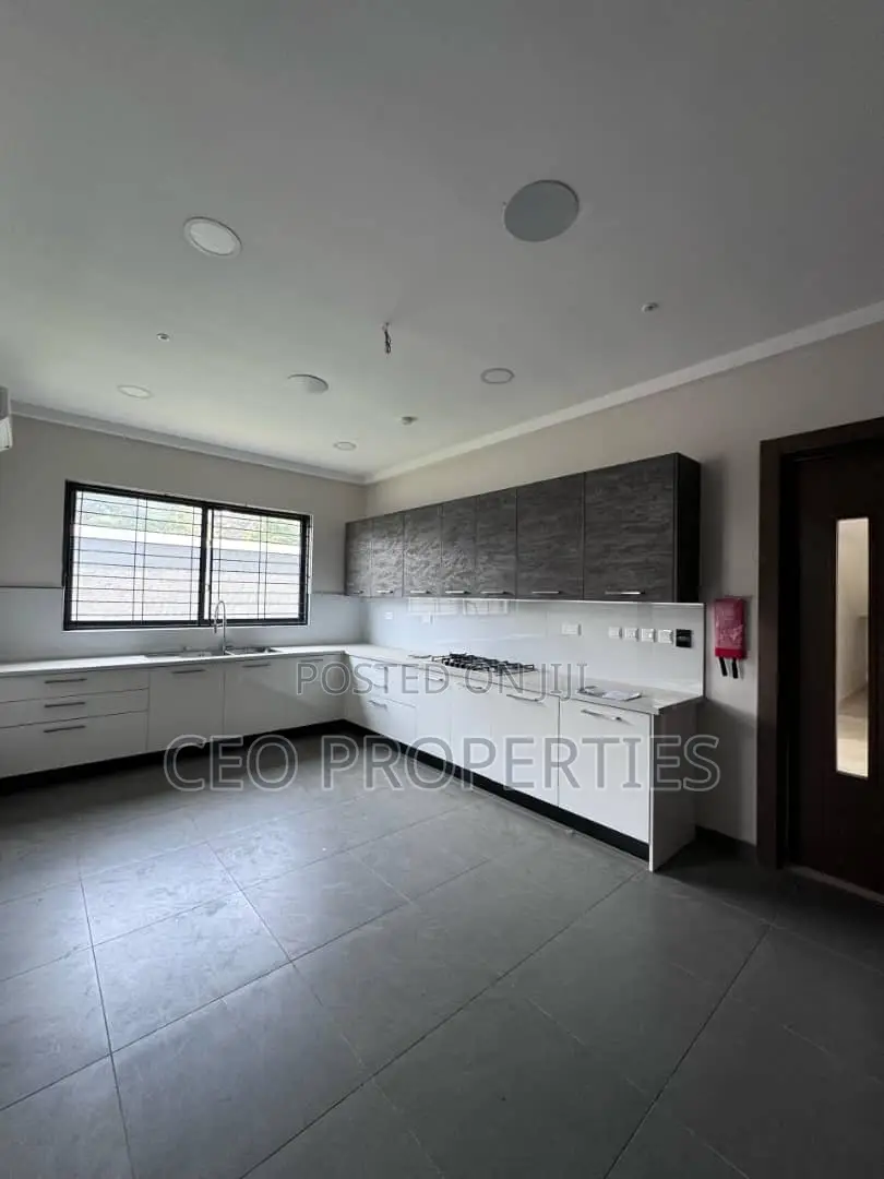 4bdrm Maisonette in Banana Island for rent