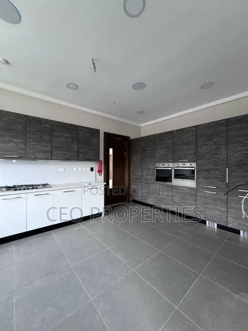4bdrm Maisonette in Banana Island for rent