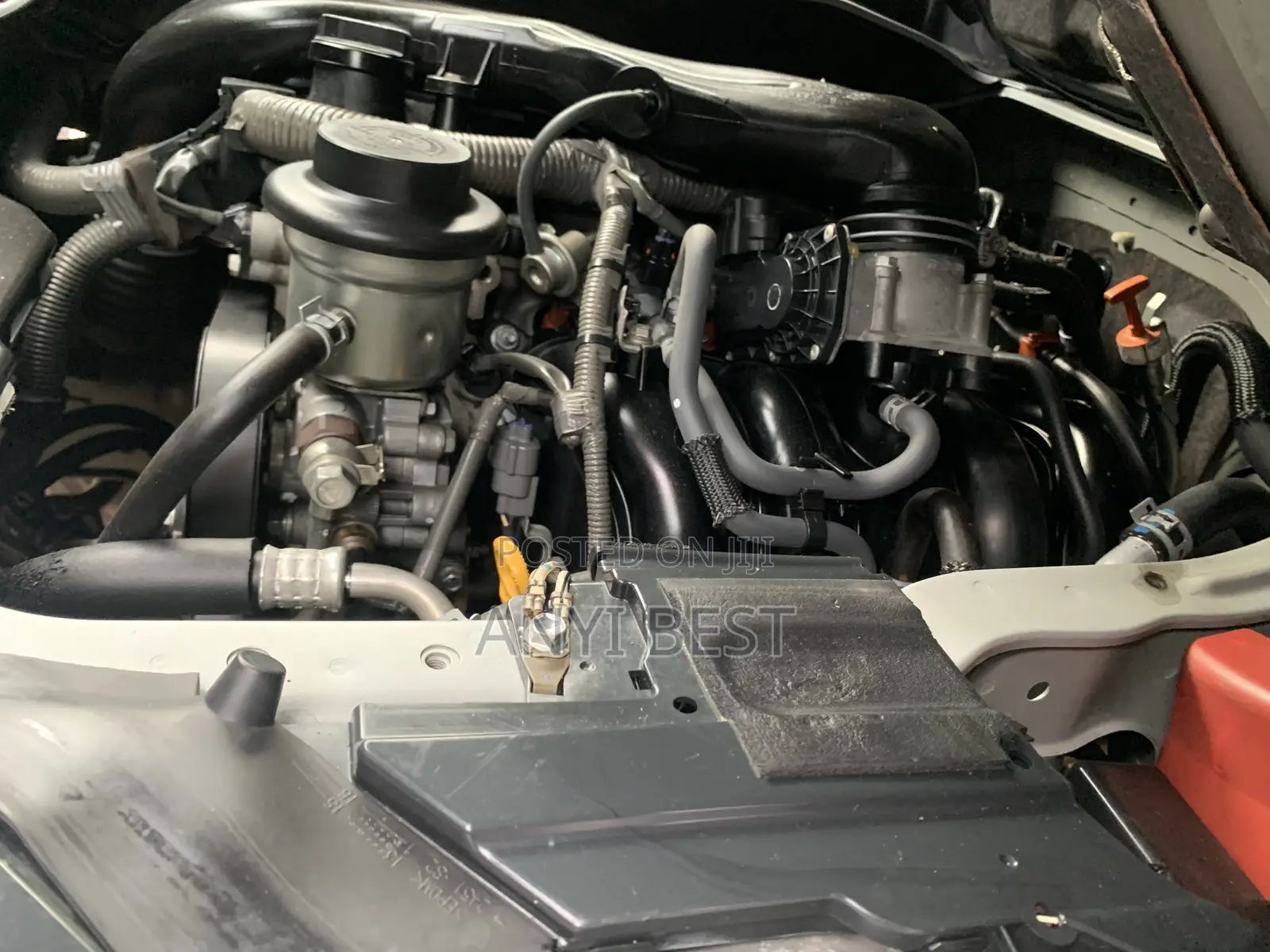 Toyota HiAce 2014 Silver
