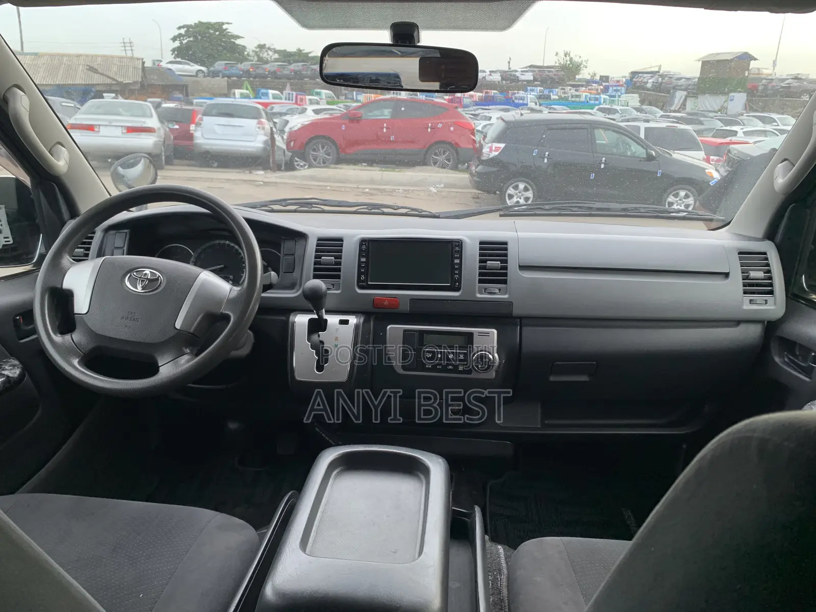 Toyota HiAce 2014 Silver