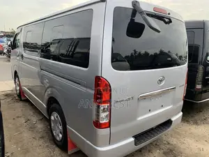 Toyota HiAce 2014 Silver