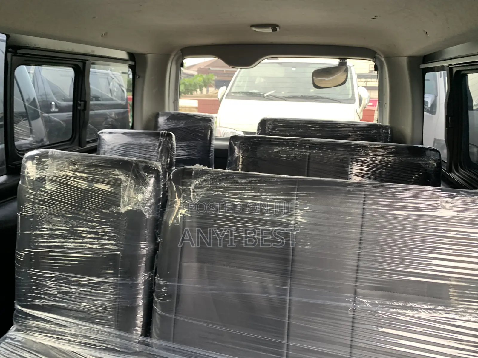Toyota HiAce 2014 Silver