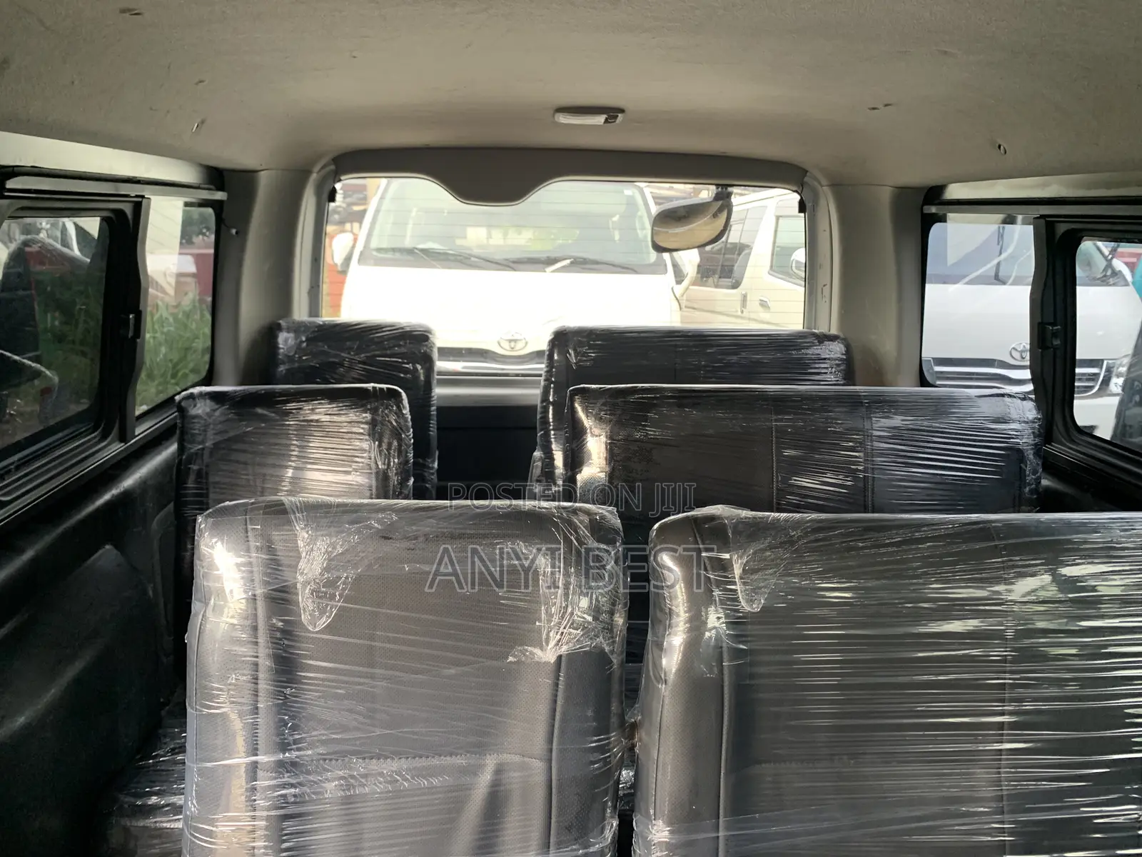 Toyota HiAce 2014 Silver