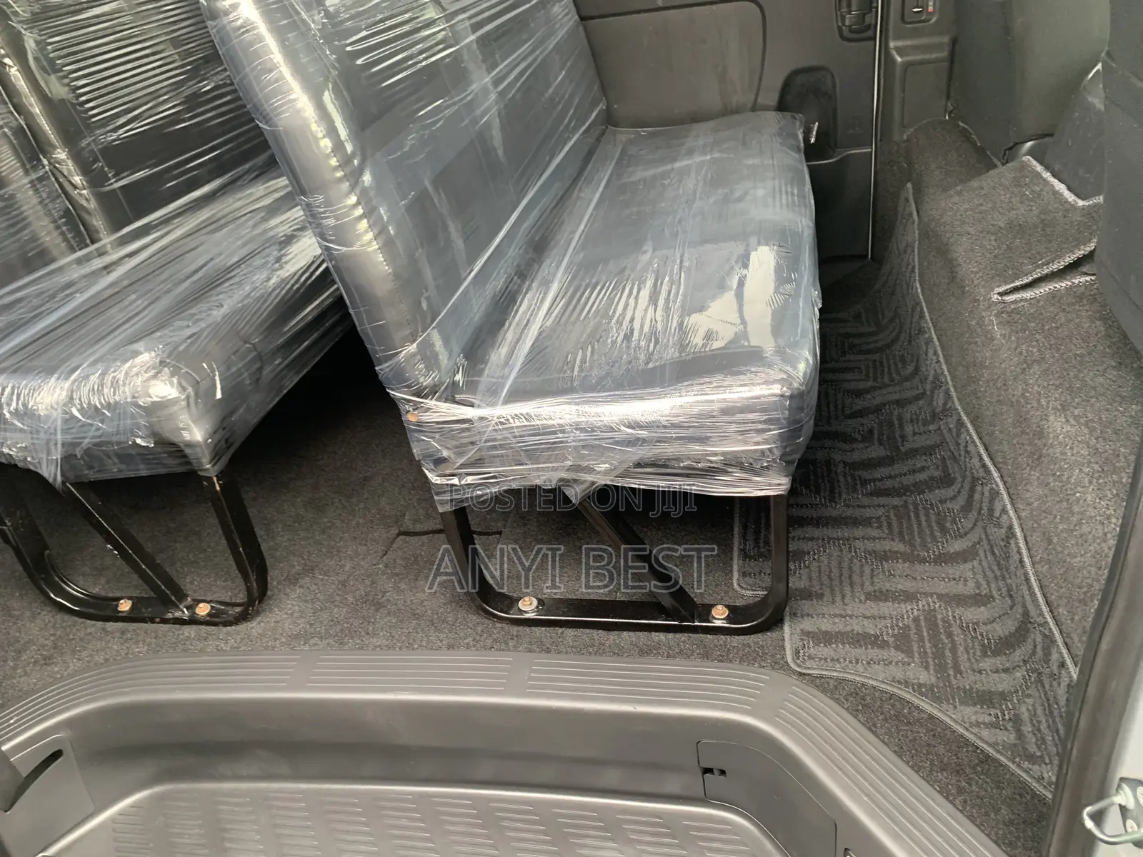 Toyota HiAce 2014 Silver