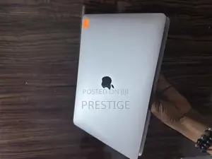 Laptop Apple MacBook Pro 2020 16GB Intel Core I7 SSD 512GB