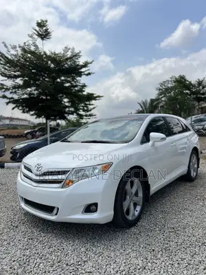 Photo - Toyota Venza LE 4dr Wagon (2.7L 4cyl 6A) 2015 White